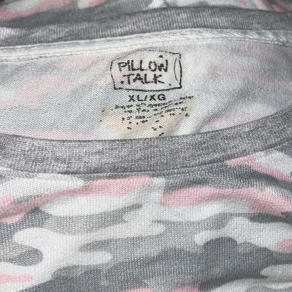 Cutest out fit to have; around the house or quick grocery store run and be relax - Picture 3 of 5